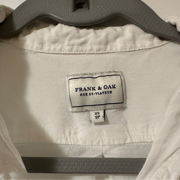 Frank & Oak long sleeve sheer button up shirt| size
Xs - Picture 2 of 3